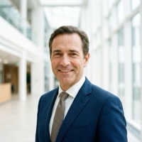 Портрет довольного клиента Александра